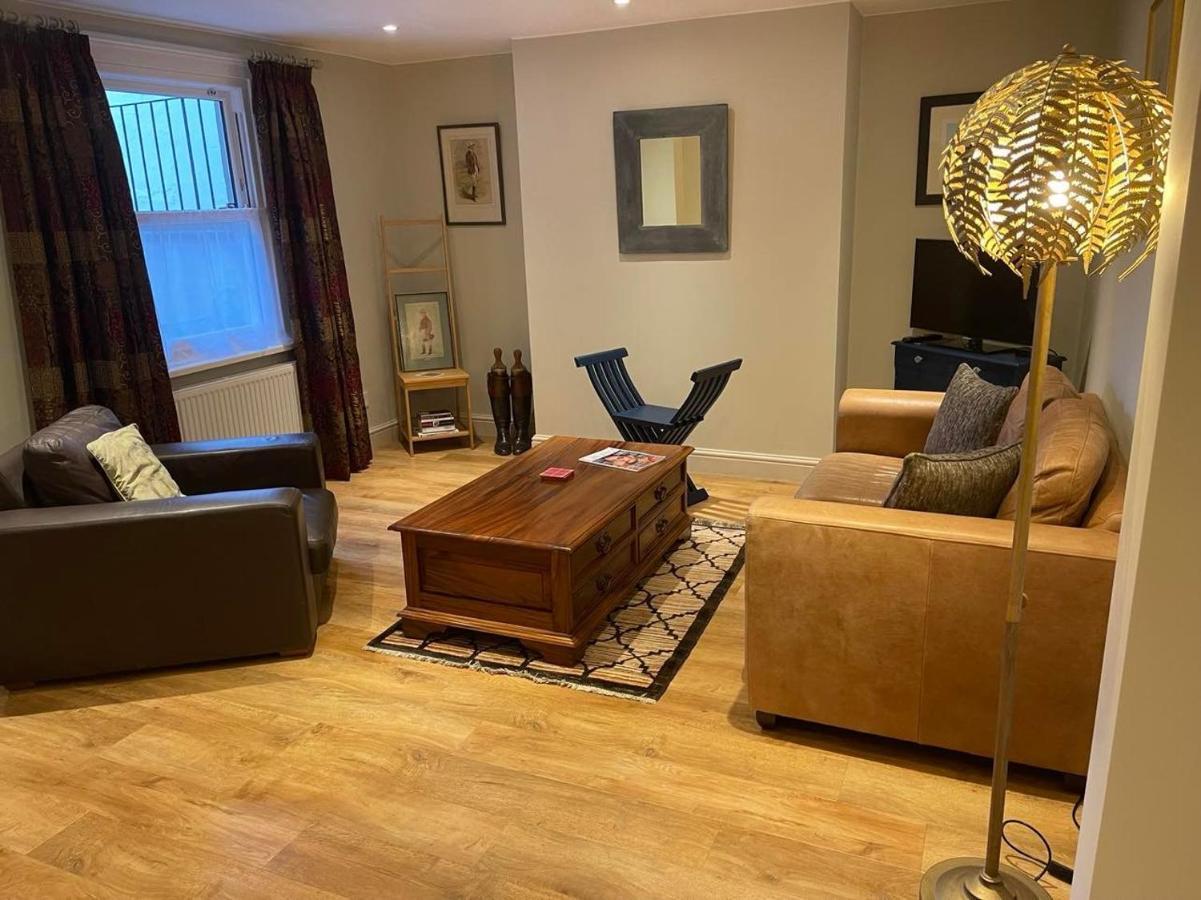 Cheltenham Central Apartment, Parking, Close bars&Restaurants Buitenkant foto